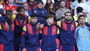 Lamine Yamal, Nico Williams y Víctor Muñoz no jugarán el amistoso ante Perú