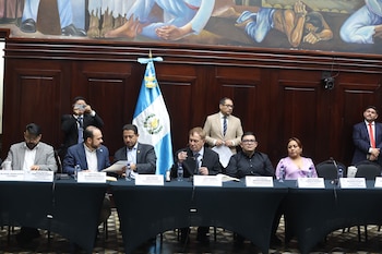 Jefes de Bloque del Congreso acuerdan continuar con aprobación de la Ley antilavado