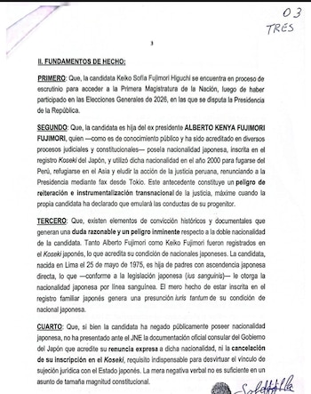 Documento blanco con texto en español sobre fundamentos de hecho, encabezado con número 3 y la página 03 TRES, incluye una firma