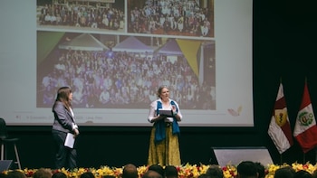 Ulrike Wahl alertó que la inteligencia artificial podría ampliar las brechas educativas entre colegios con mayores recursos y escuelas públicas rurales, debido a las diferencias en conectividad, infraestructura, capacitación docente y acceso a contenidos. (Imagen Ilustrativa Infobae).