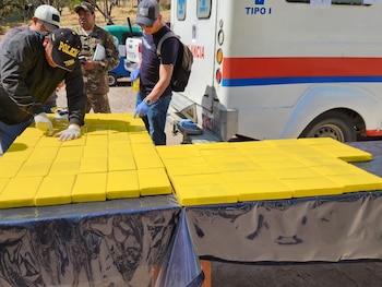 La intervención se realizó cerca del Hospital Regional de Ayacucho luego de que la unidad trasladara a un menor lesionado. La droga estaba oculta en un compartimento del sistema de aire acondicionado. Difusión