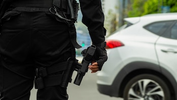 Ecuador moviliza a 75.000 uniformados