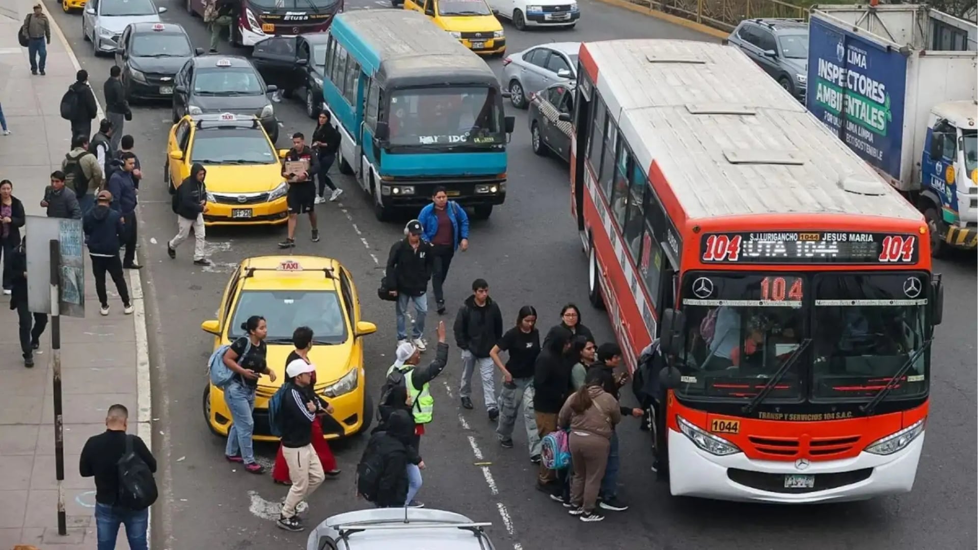 Transporte en Lima: congestión, informalidad y baja velocidad elevan el costo económico del tráfico. (Foto: Agencia Andina)