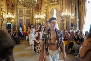 Desfile de moda de la colección El cuerpo nos honra, a cargo de diseñadores y artesanos salvadoreños.