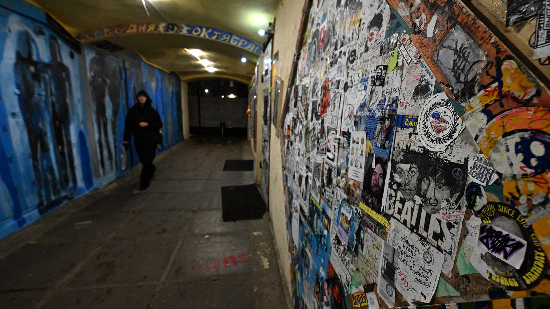 El clima de miedo y autocensura provoca el éxodo de artistas, poetas y músicos de San Petersburgo