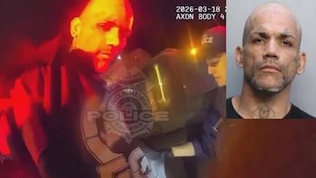 Imagen dividida que muestra a un hombre siendo detenido por la policía de Miami Beach bajo luces rojas, junto a su foto de ficha policial a la derecha