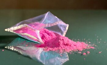 La ampliación internacional de drogas como la "cocaína rosa" plantea retos de educación y prevención. (Imagen Ilustrativa Infobae)