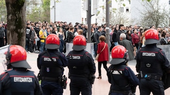 El PP lleva al Congreso su ley antiokupas que agiliza desahucios, impide empadronarse y permite cortar la luz y el agua