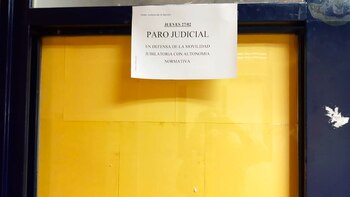 El cartel de paro en