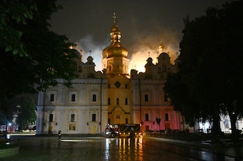 La Catedral de la Dormición en el complejo ortodoxo del Monasterio de las Cuevas de Kiev. (Foto de Genya Savilov / AFP)