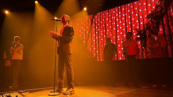 El Kuelgue despliega su universo musical en la sala Auditorio Roig Arena