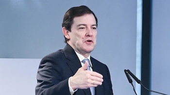 Mañueco rechaza repartir "sillones" con