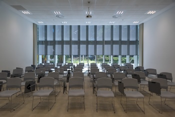 Una de las aulas del