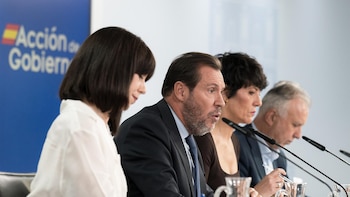 El Gobierno ve "descabellada" la propuesta de Feijóo de retirar la nacionalidad a migrantes: "No se cree las encuestas"