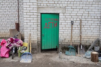 "Cuidado, aquí hay niños", escribieron