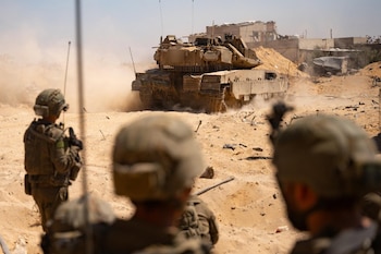 19/05/2025 JERUSALEM, May 19, 2025 -- This photo released by Israel Defense Forces (IDF) on May 19, 2025 shows Israeli troops operating in the Gaza Strip. Israel on Sunday launched a major ground incursion into multiple areas of the Gaza Strip, marking a new phase in its conflict with Hamas. Meanwhile, it began easing the blockade to allow limited aid entry into the territory amid growing international pressure to address the worsening humanitarian crisis.
POLITICA
Europa Press/Contacto/Chen Junqing