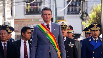El presidente de Bolivia decreta luto nacional por la explosión del viernes que deja siete militares muertos
