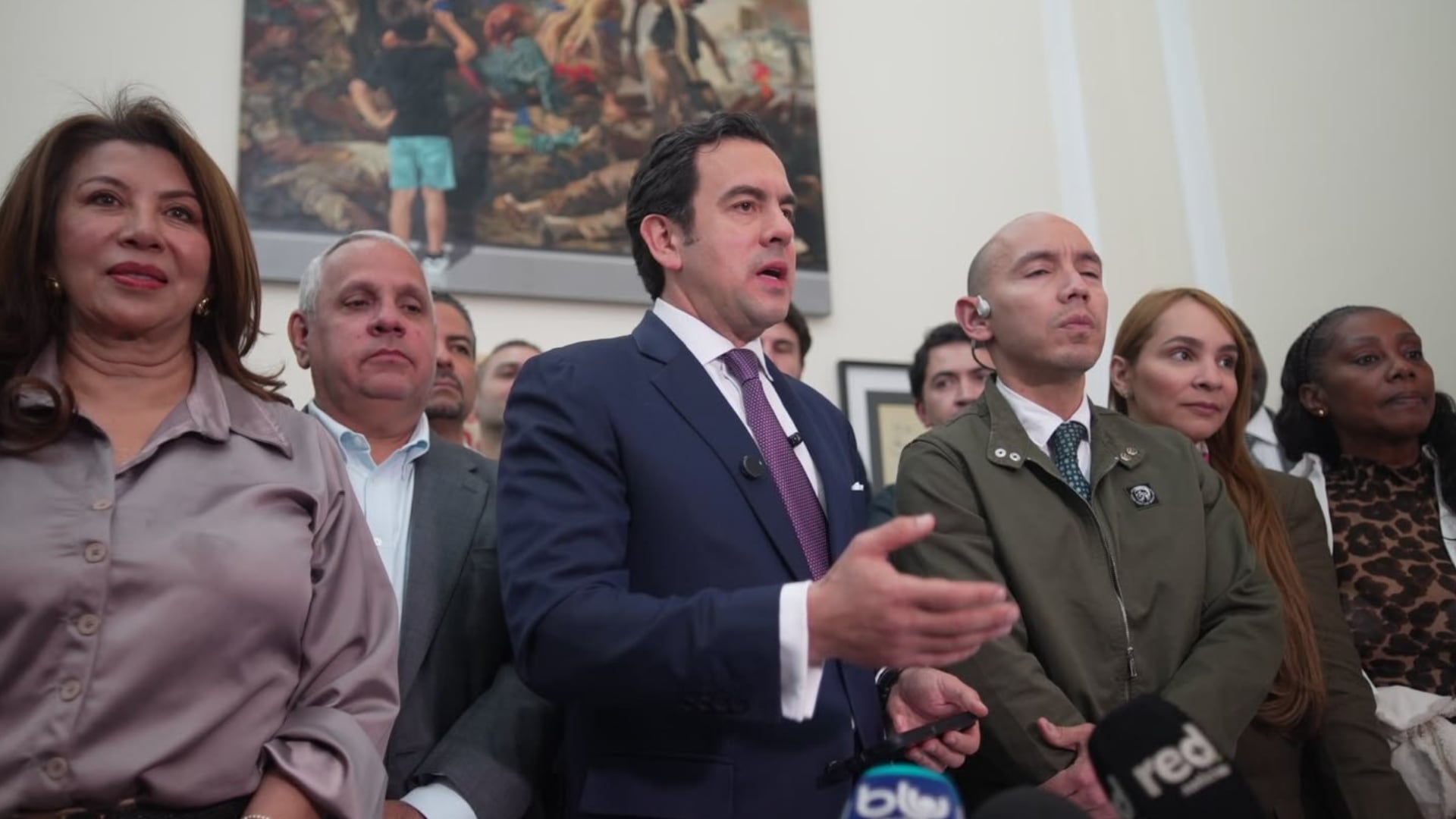 El ministro del Interior, Rodrigo Lara Restrepo, radicó una reforma constitucional que busca transparentar las gestiones de los congresistas para obtener recursos destinados a proyectos de inversión regional - crédito @MinInterior/X