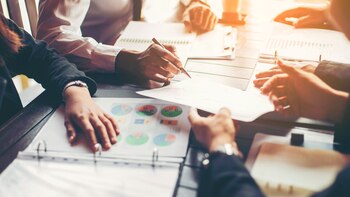 Ana estudió Administración de Empresas