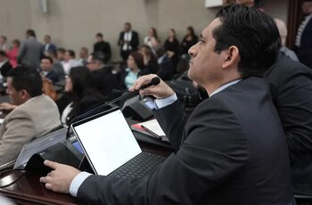 La falta de notificación adecuada del informe legislativo fue uno de los principales cuestionamientos de Morazán hacia el debido proceso legal. (Foto: Cortesía)