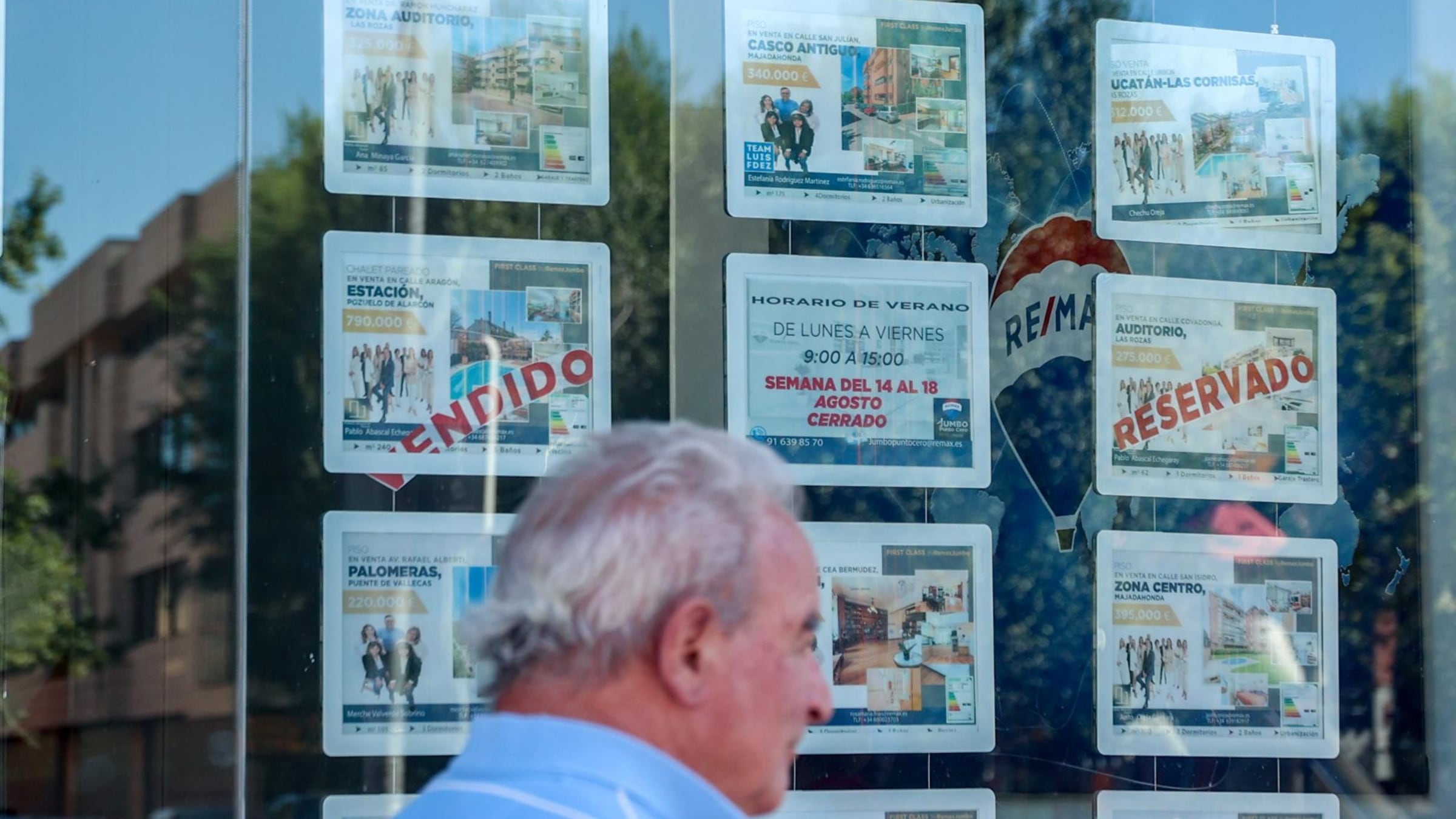 Según los últimos datos de Idealista, las viviendas de cuatro o más habitaciones son las que más se resisten a encontrar comprador. (Europa Press)