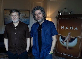 Los realizadores Mariano Cohn (d), y Gastón Duprat (i). EFE/Juan Herrero.