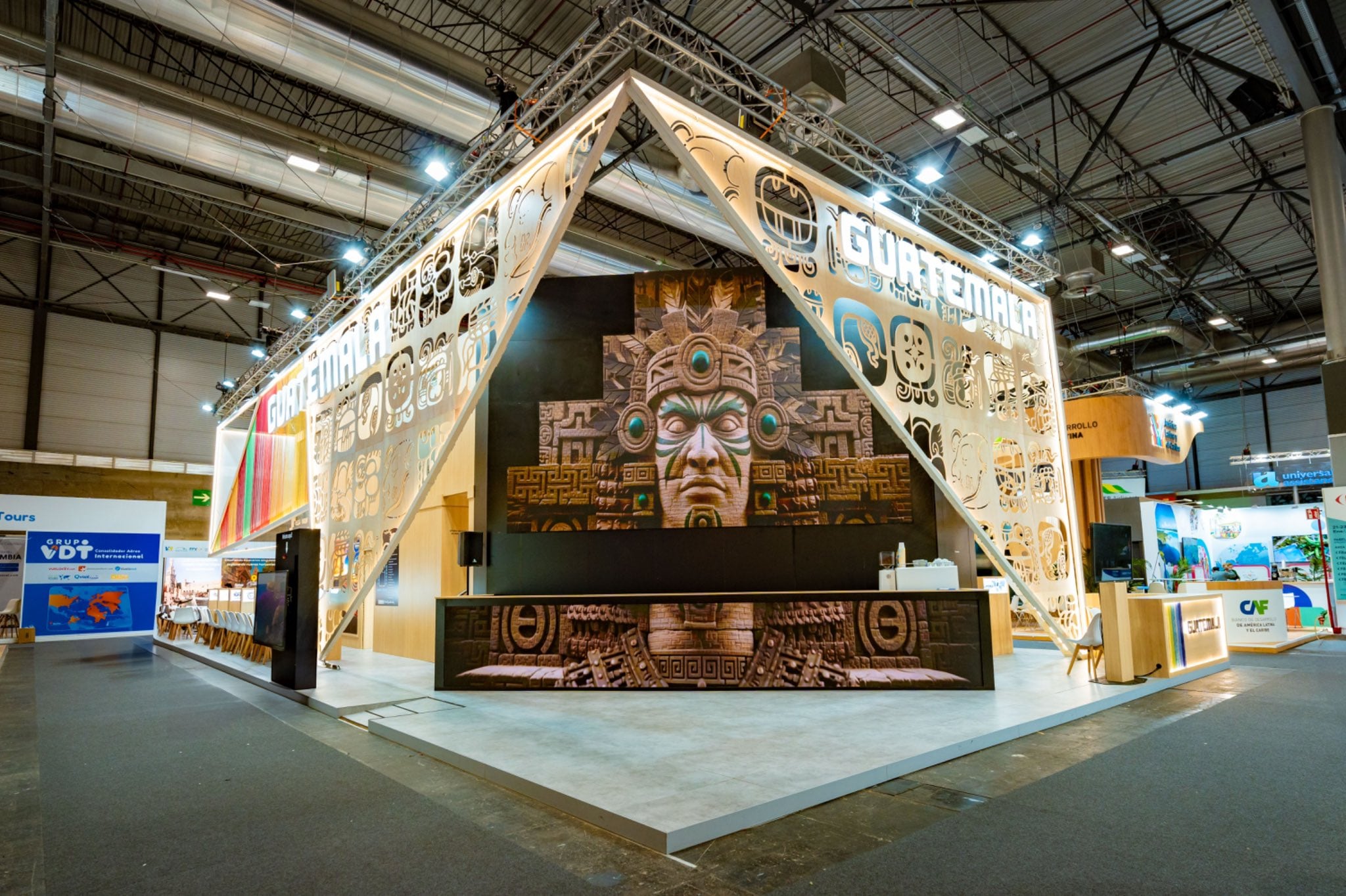 El stand guatemalteco también contó con animaciones 3D y video mapping inspirados en la cultura maya./ Cortesía Gobierno de Guatemala