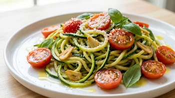 Receta de fideos de zucchini con tomates cherry, rápida y fácil