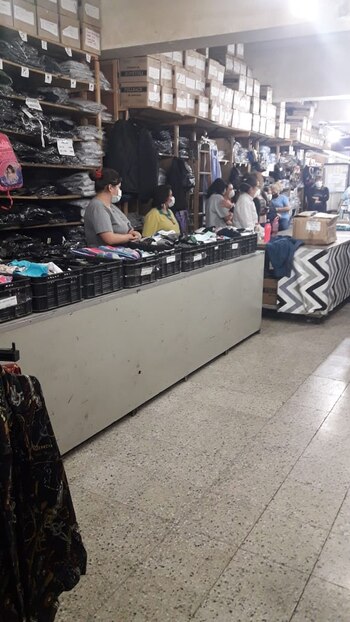 Los empleados del negocio textil