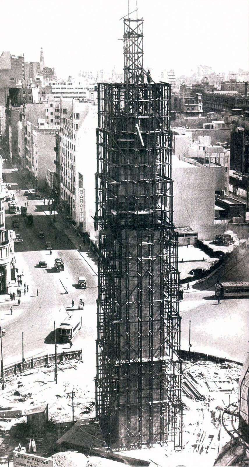 El Obelisco fue inaugurado el 23 de mayo de 1936