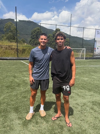 Durante su paso por Colombia, Joao Felix se encontró con James Rodríguez en Antioquia - crédito @joaofelix79/Instagram