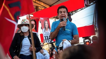 Nasralla adelanta por poco a