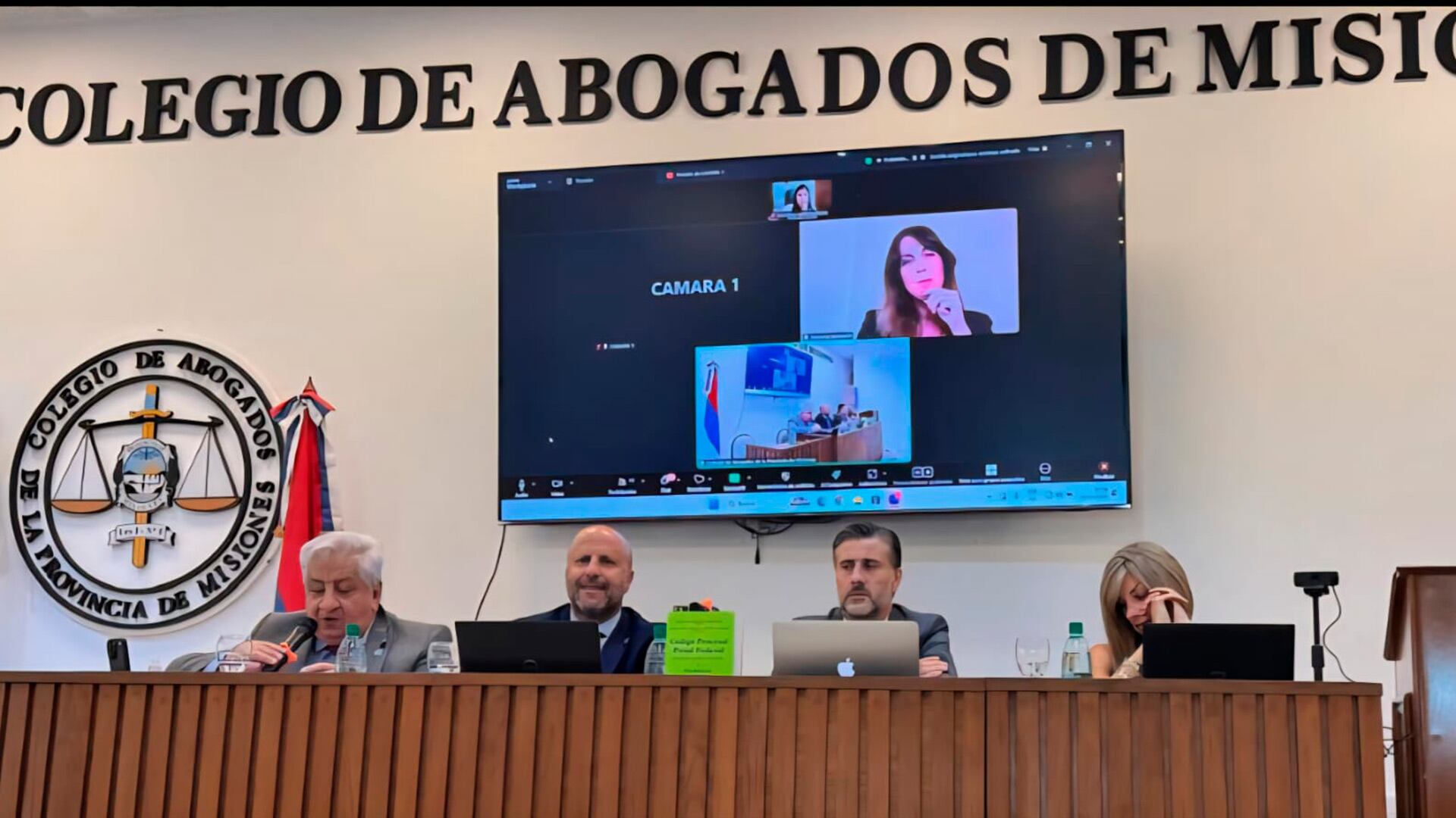 El camarista y referentes del ámbito judicial y académico encabezaron en el Colegio de Abogados la presentación del Código Procesal Penal Federal Comentado
