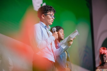 A través de una carta,