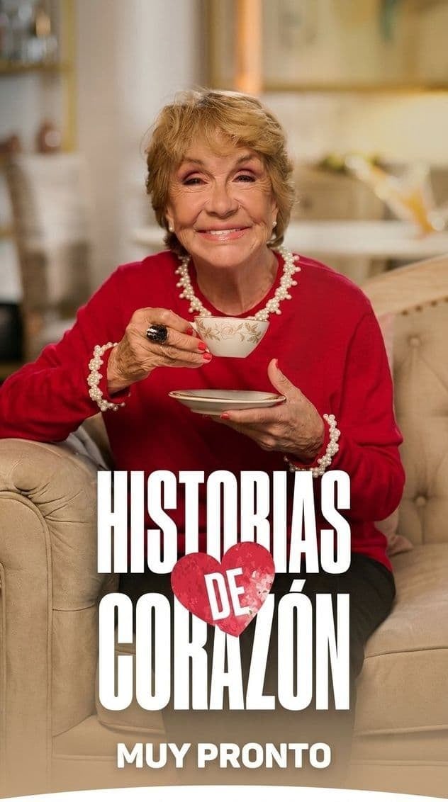 La actriz Virginia Lago sonríe y sostiene una taza de té, en una imagen que promociona el programa 'Historias de Corazón'