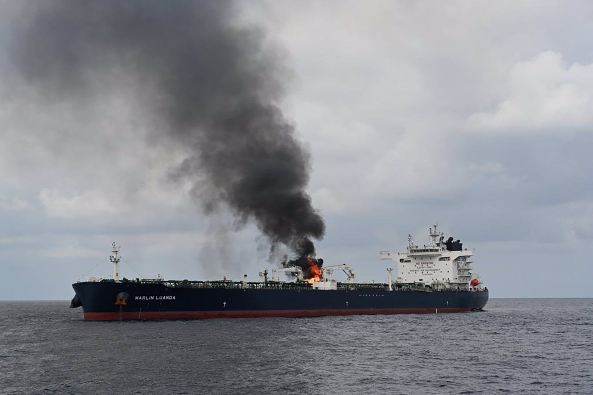 Ataque en el mar Rojo: un proyectil hundió un buque mercante de bandera india frente a las costas de Yemen