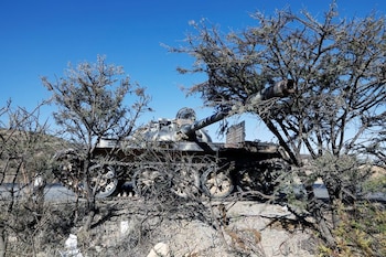 FOTO DE ARCHIVO: Un tanque militar eritreo dañado se ve cerca de la ciudad de Wikro, Etiopía, 14 de marzo de 2021.Foto tomada el 14 de marzo de 2021. REUTERS/Baz Ratner/File Photo