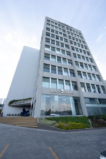 Banobras emitió tres tramos de