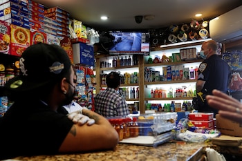 Los representantes de supermercados y bodegas afirman que la apertura comercial fortalecerá a la industria vitivinícola estatal (REUTERS/Shannon Stapleton)