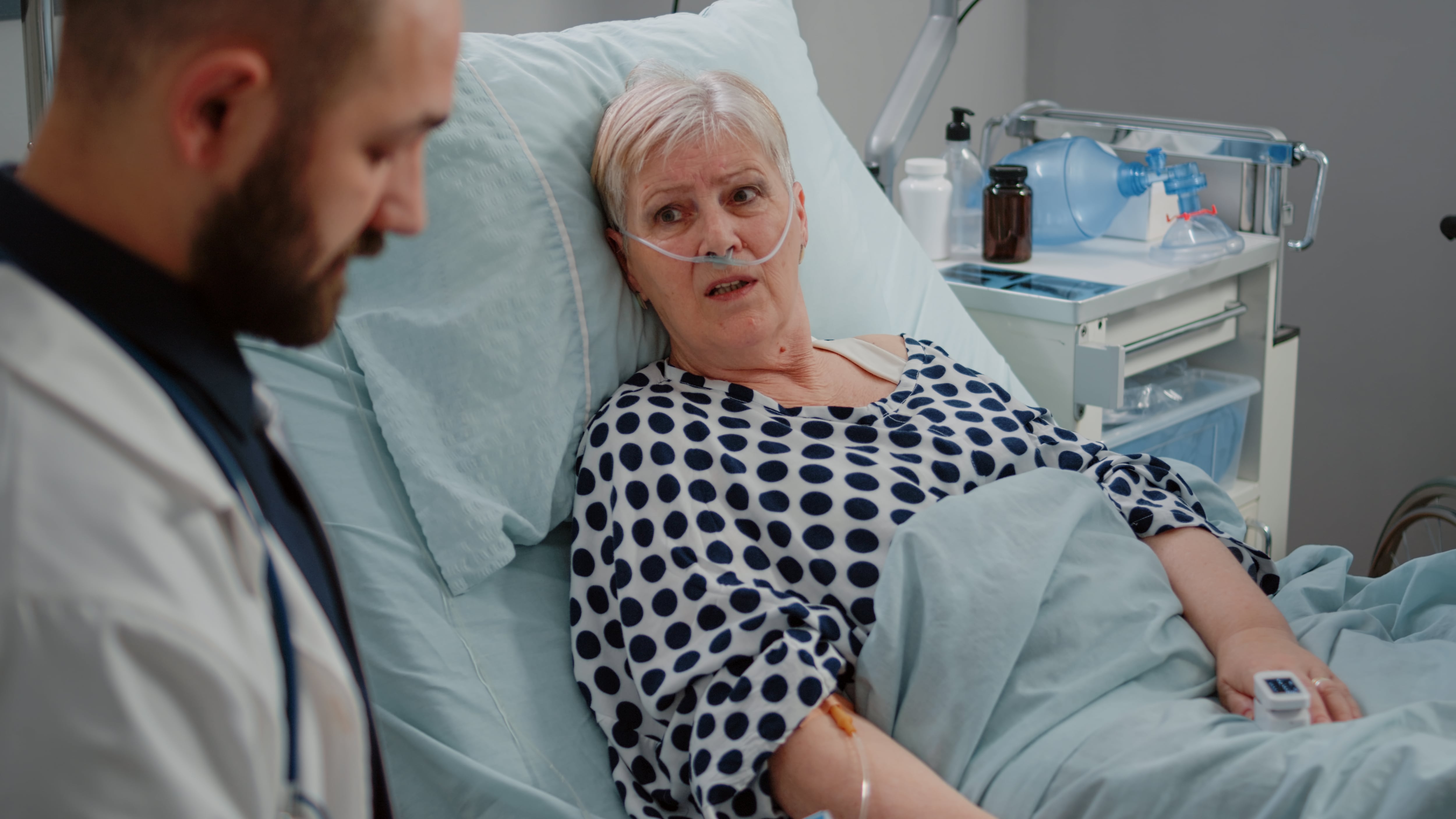 Entre el 10 y el 23 % de los diagnósticos de enfermedad inflamatoria intestinal corresponden actualmente a pacientes mayores de 60 años. (Freepik)