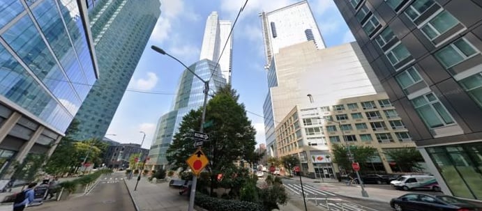 El caso de Carlos Penzo ocurrió en un contexto de baja de homicidios en Nueva York, con 122 asesinatos hasta fines de junio y 12 en Queens North durante el primer semestre de 2026./ (tn8.ni)