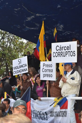 Manifestación contra Correa en el