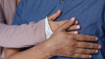 Los especialistas utilizaron una técnica de reducción pulmonar y el sistema ECMO para adaptar los órganos y brindar soporte durante la cirugía - Créditos: Essalud.