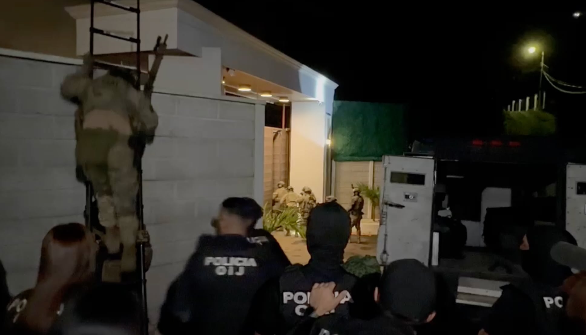 Agentes del OIJ realizaron nueve allanamientos este martes 20 de octubre en Cartago para desarticular a la organización conocida como “Familia Laden”. Crédito: OIJ