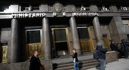 Cuánto cobran los ministros y secretarios nacionales desde este mes