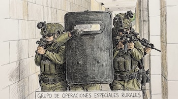 Dibujo de dos agentes del Grupo de Operaciones Especiales Rurales con cascos, chalecos y armas. Uno sostiene un escudo grande y señala; el otro tiene un fusil.