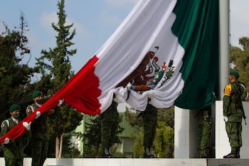 La bandera mexicana cuenta con