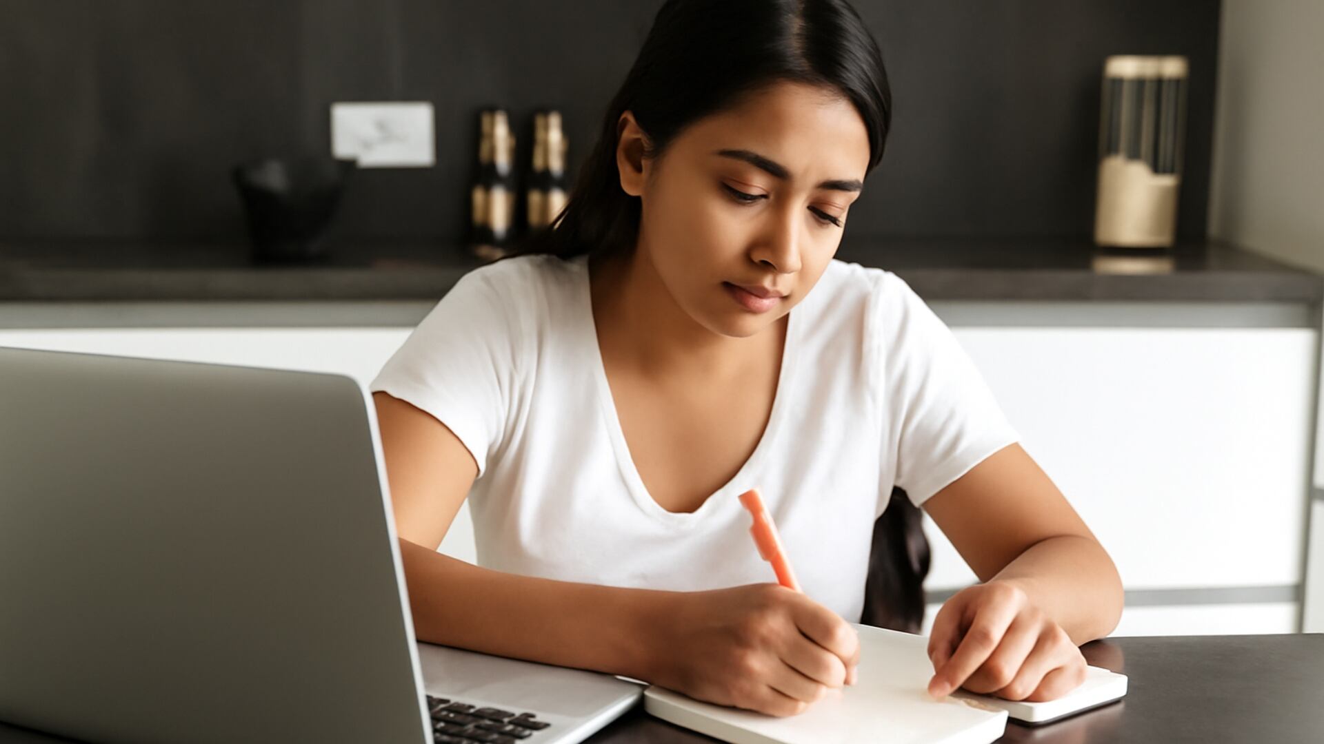 En Colombia, más de tres millones de personas teletrabajan, y una parte considerable de ellas son