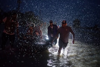 Los remanentes del huracán Polo mantendrán una amenaza de lluvias intensas e inundaciones en el Suroeste de Estados Unidos. (REUTERS/Adrees Latif)