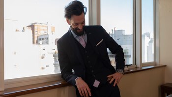 En 2001 entró como pasante